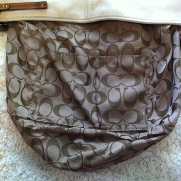 Coach SOHO Off-White Leather Hobo - Picture 7 of 8